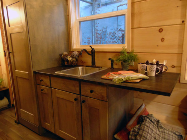 gorgeous-rookwood-cottage-by-incredible-tiny-homes-004