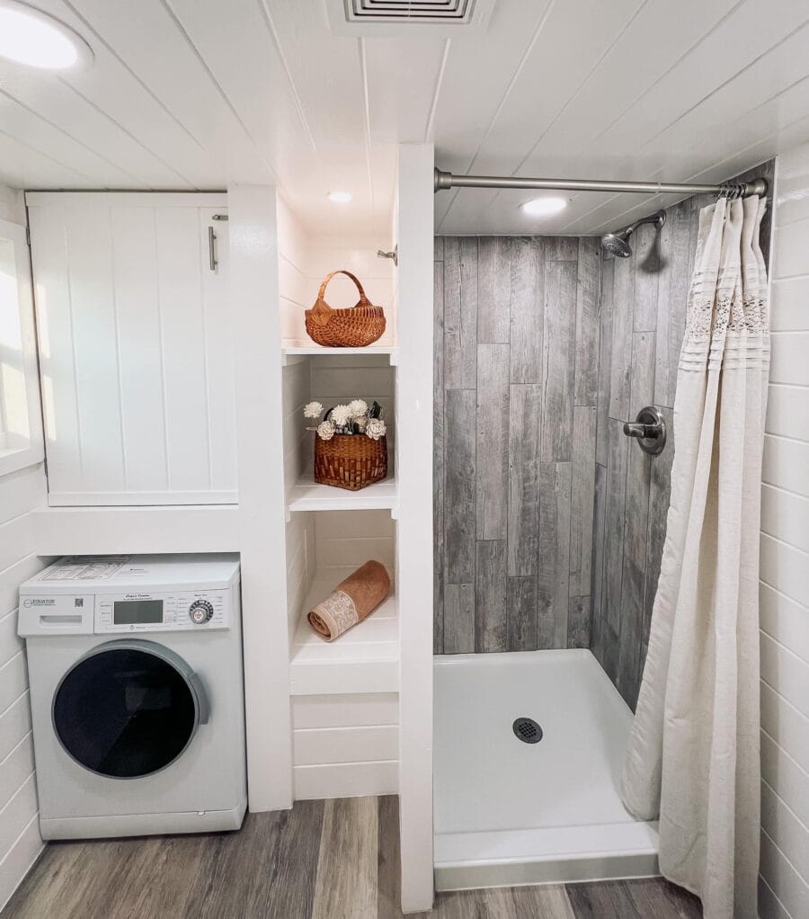 Gorgeous Triple L Tiny House w: First Floor Bedroom 6
