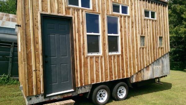 handymans-fantastic-almost-finished-tiny-house-001