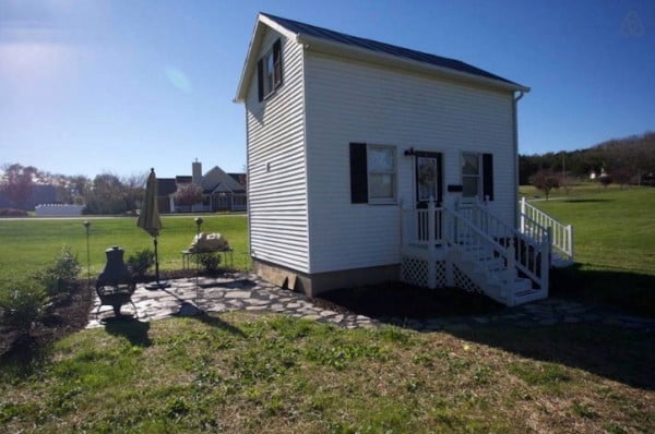 Two-Story Tiny Cottage in Harrisonburg, Virginia