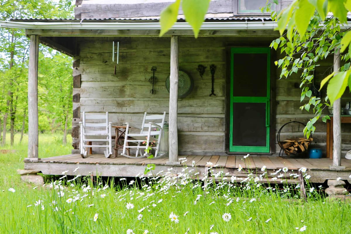 He Rebuilt This Civil-War-Era Cabin Log By Log 004