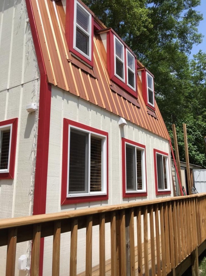 He built a 512-square-foot tiny house for his sister in 3 months and 28 days for 16k
