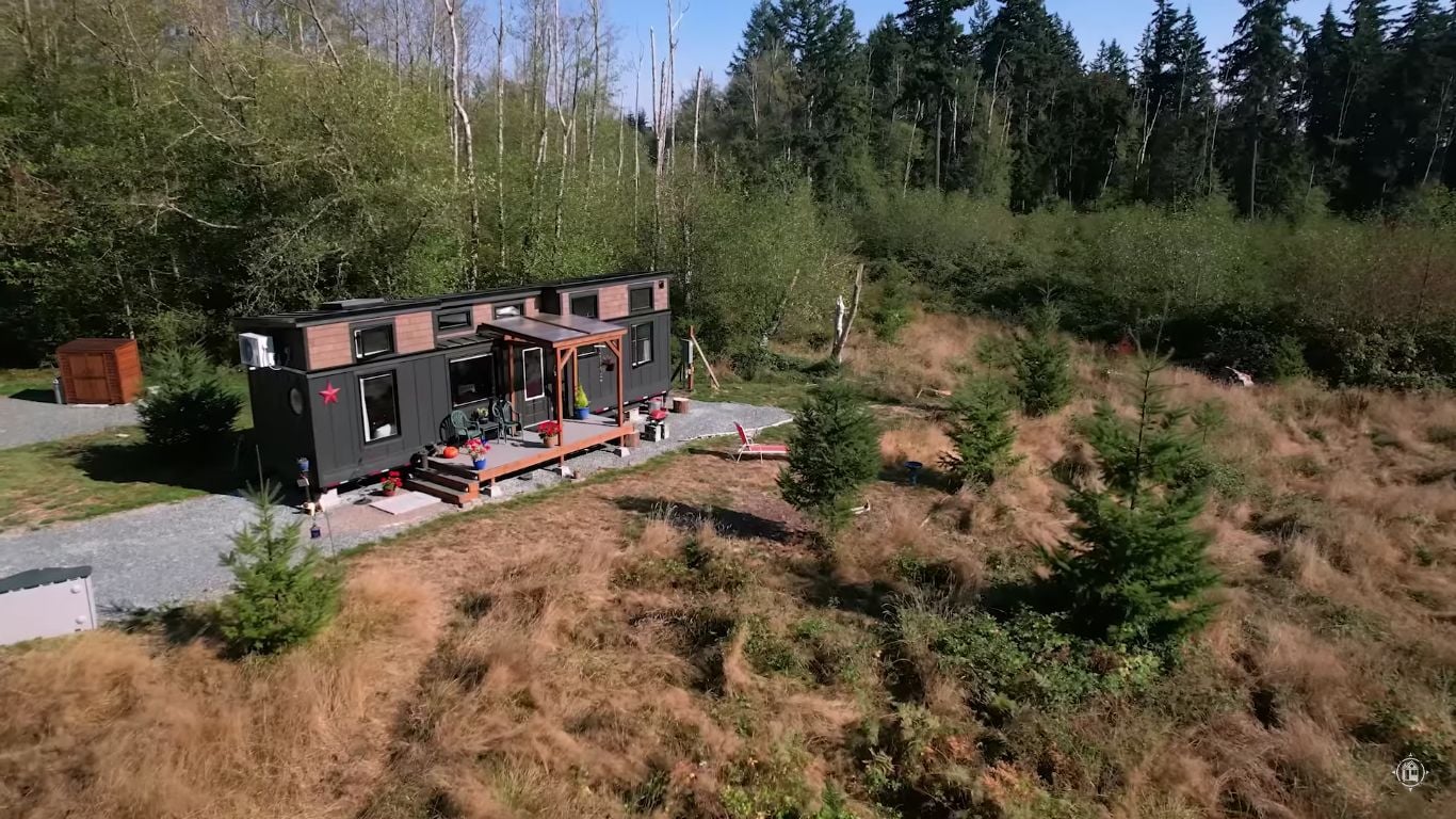 Her THOW w First Floor Bedroom on Island Property