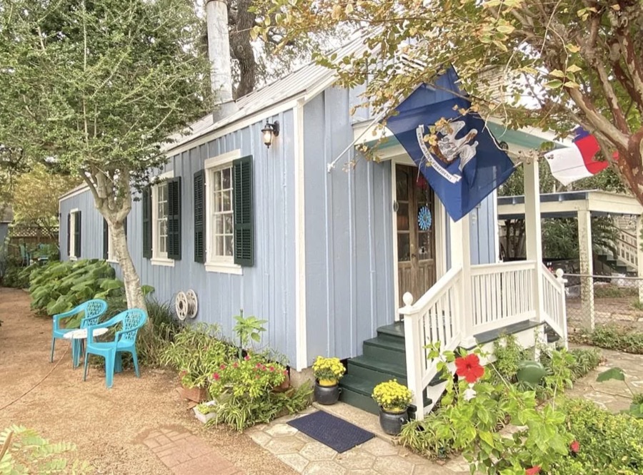 Historic Cottage in Galveston 002