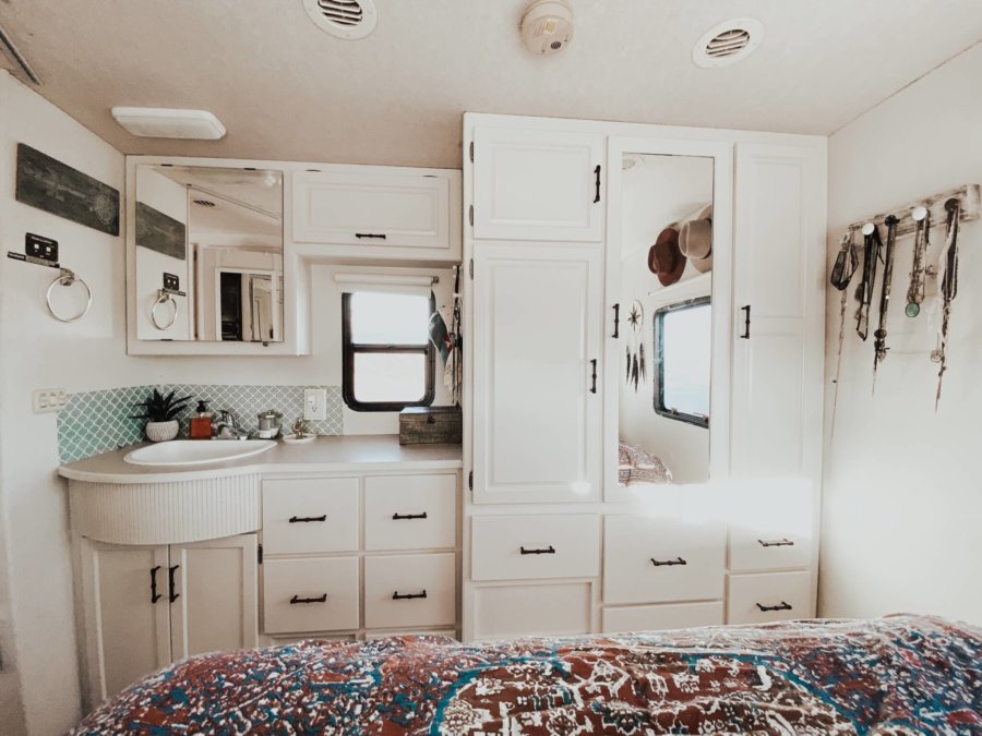Digital Marketer Celebrates One Year of RV Life with Two Cats