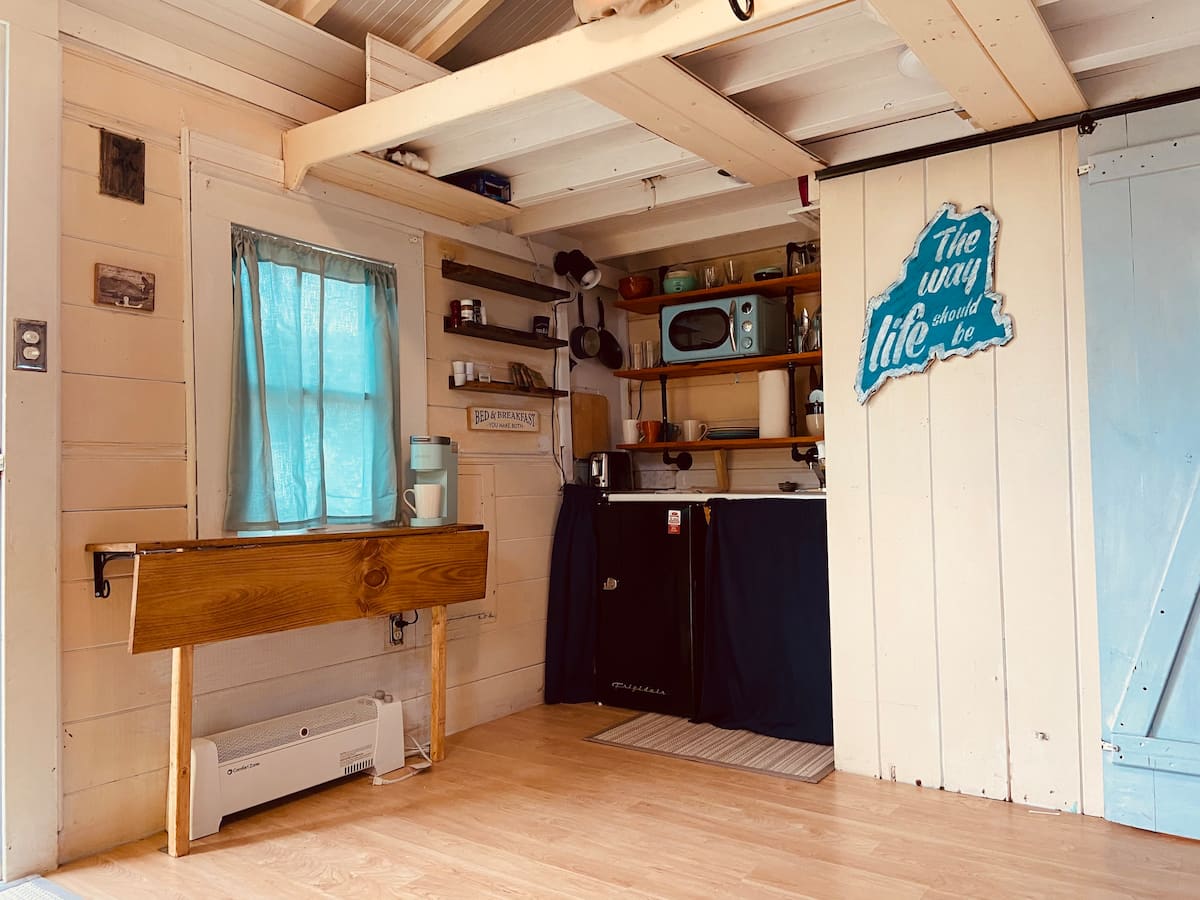 Itty Bitty Maine Beach Cottage 1 156