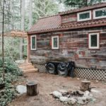 Jenna Adds a Porch to Her Tiny House on Wheels 002
