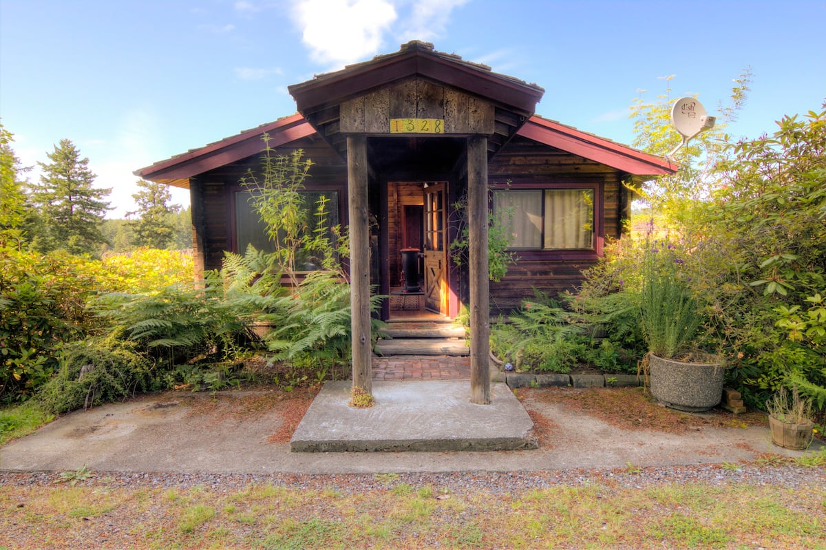 Juniper Lane Northwest Log Cabin 001