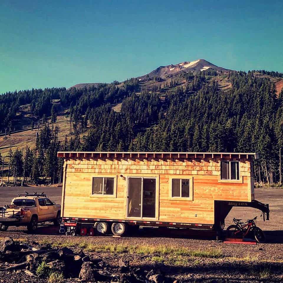 Cozy Handbuilt Tiny Home with Mountain View