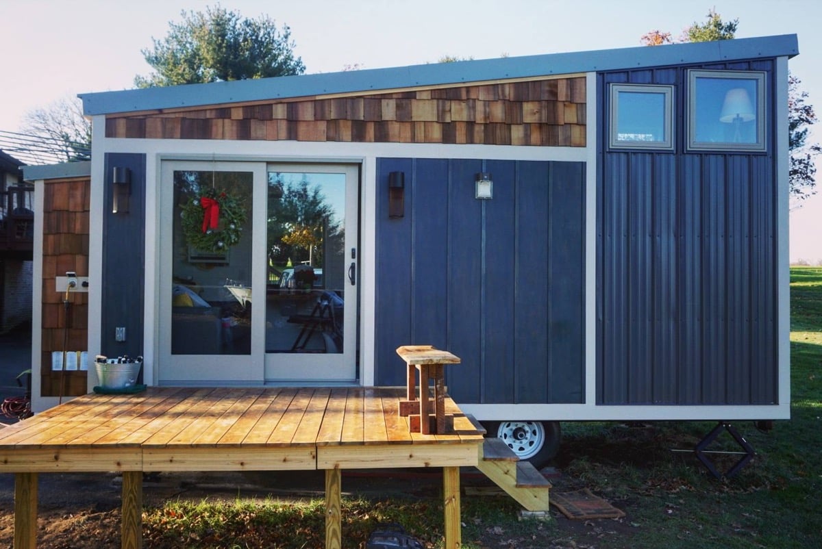 Kahlas Outdoor Enthusiast DIY Tiny House 001
