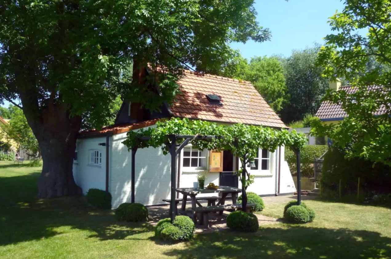 Kloosterzande Tiny Home in the Netherlands via Anouk-Airbnb 0037