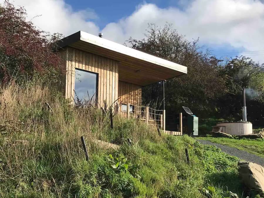 Knowe Lodge Off-Grid Scottish Vacation Cabin