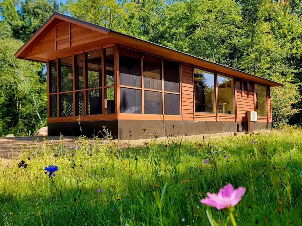 Cozy Lakefront Tiny House