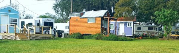 lakefront-tiny-house-in-orlando-007