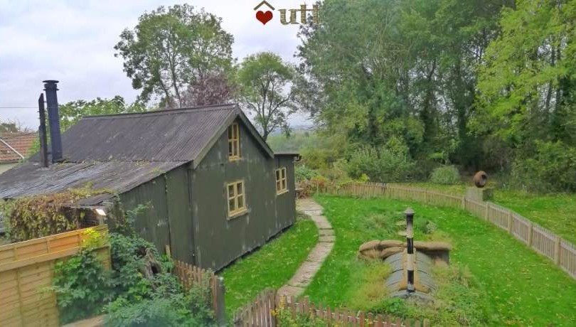 Land Girls WWII-Inspired Vacation Cabin 20