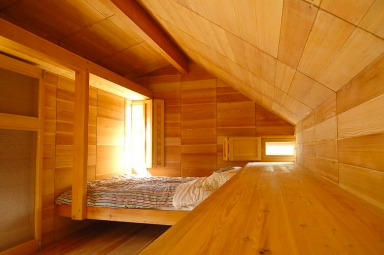 Larch-Hut-Thoreau-Like-Micro-Cabin-001