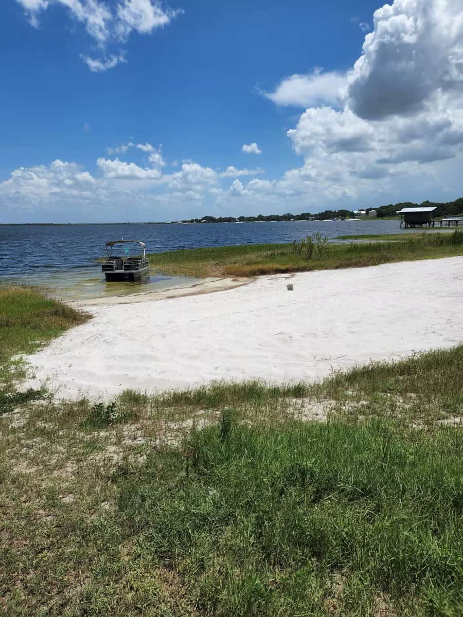 Lil’ Cedar Tiny Home on Crooked Lake – Babson Park, FL Beach