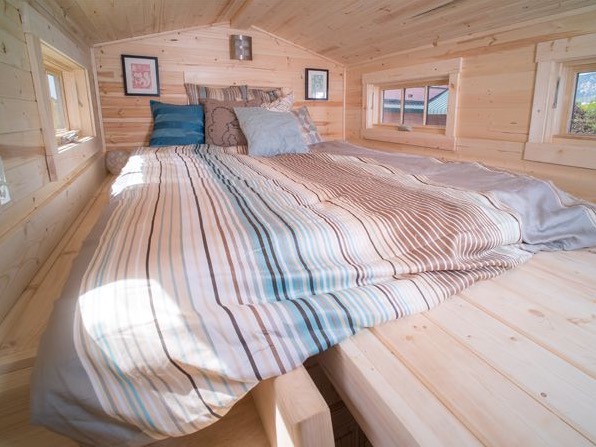 Lincoln Tiny House at Mt Hood Village 005