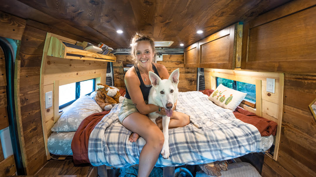 Linnea’s Cabin-Style Van She Built Herself 2