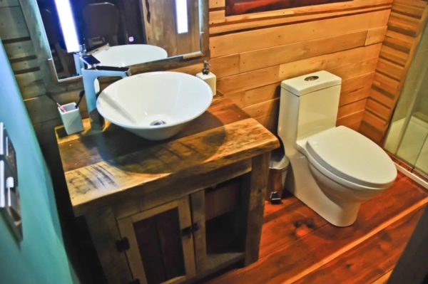 Little Off-Grid Fairytale Cottage in Patagonia Bathroom