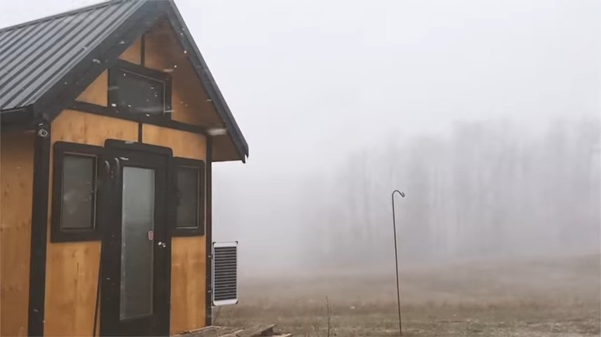 Man Builds 96 Sq. Ft. Cabin for 3K in 12 Days 8
