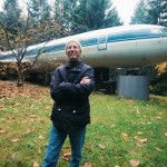 Man Living in a 727 Jet Airplane 01