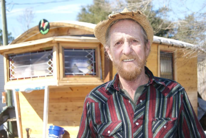 Man Travels in Tiny Home to Encourage Volunteers to Rebuild New Orleans
