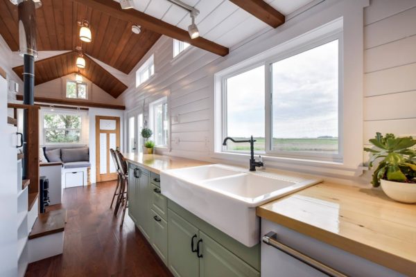 Beautiful 30' Mint Tiny Home on Wheels with Vaulted Ceilings!