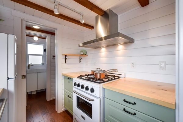 Beautiful 30' Mint Tiny Home on Wheels with Vaulted Ceilings!