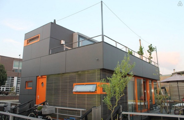 Modern-Houseboat-with-Rooftop-Terrace-001