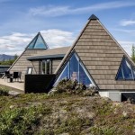 Modern Pyramid Cottage in Iceland 001