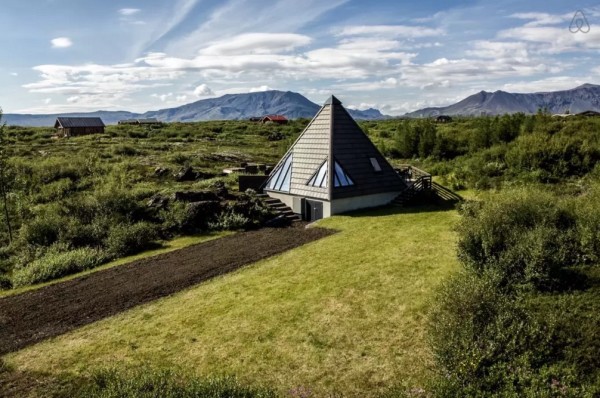 Modern Pyramid Cottage in Iceland 0024