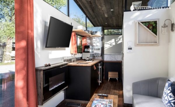 Modern Tiny House Vacation Rental in Jackson Hole 004