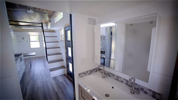 Modern Tiny House by Innovate Tiny – 28ft Catalina 008