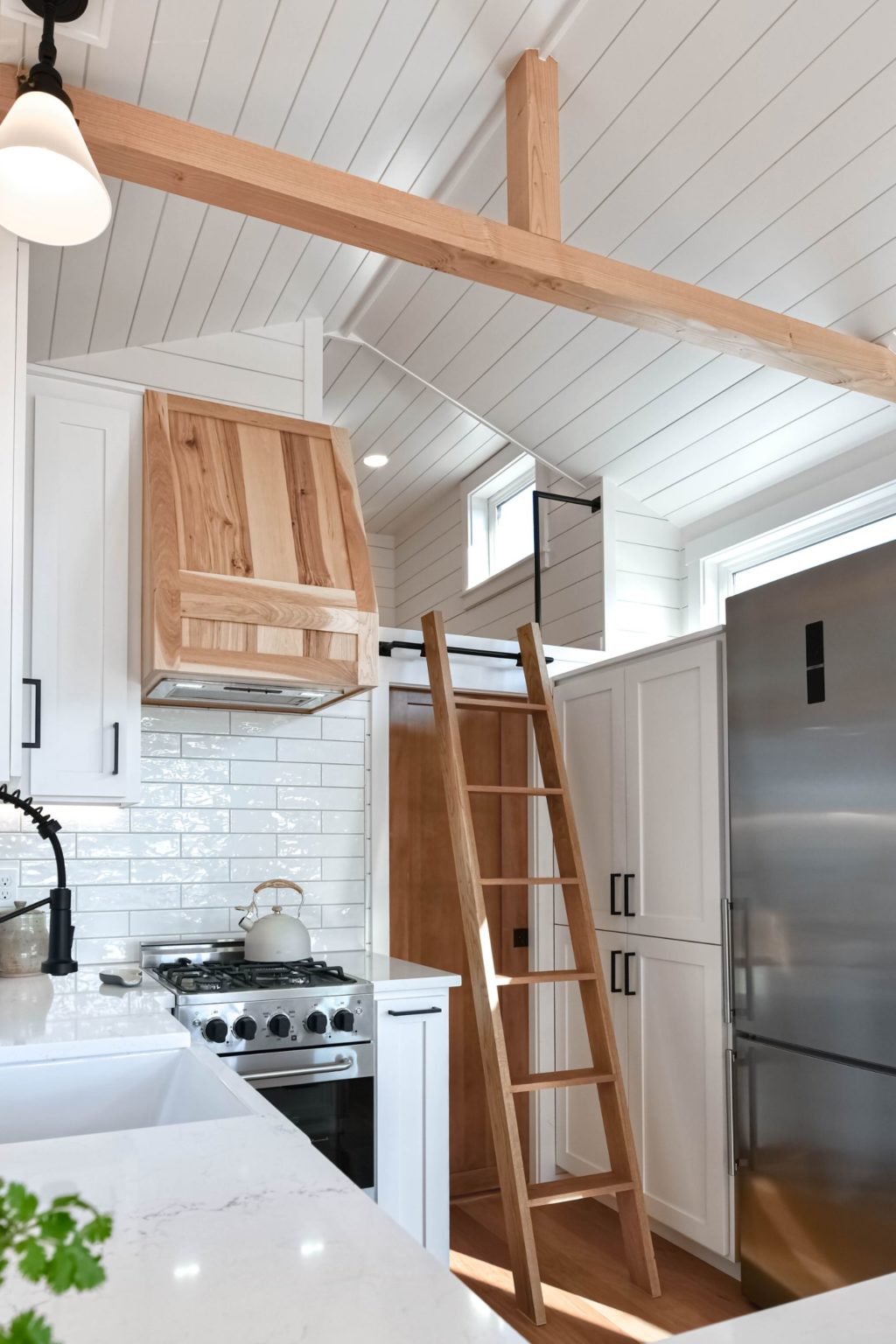 Modern and Minimal Lofted Cascade Max