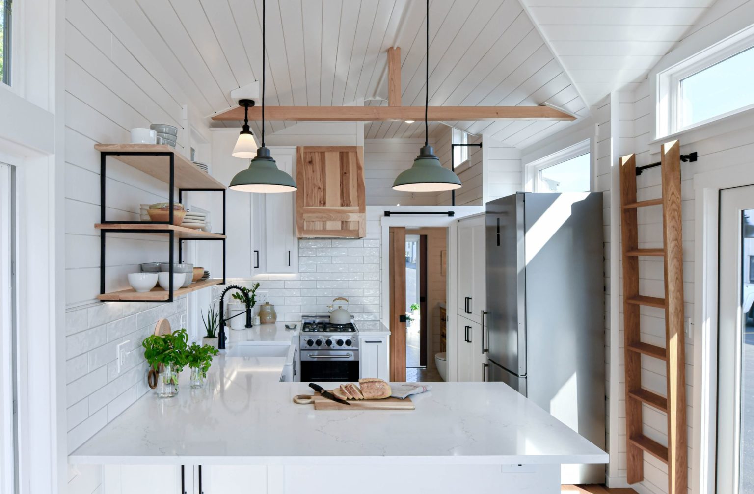Modern and Minimal Lofted Cascade Max