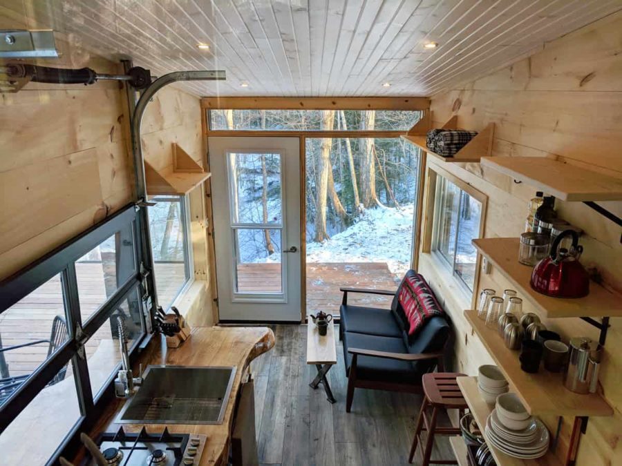 Modern-and-minimalist-tiny-cabin-vacation-The-Dashi-Cabin-from-Cabinscape-Images-via-CabinScape
