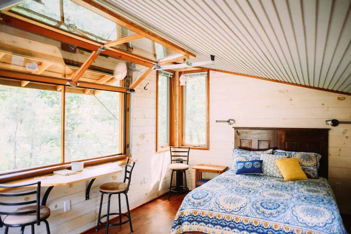 Molly Studio Cabin in Oakland via Sue And Bill Airbnb 002