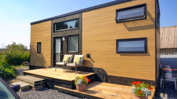 Mother Daughter Tiny House – Exploring Alternatives 1