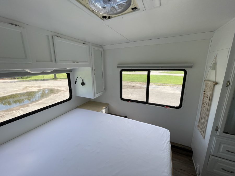 Move-in Ready RV Conversion with Low Miles $28K 4