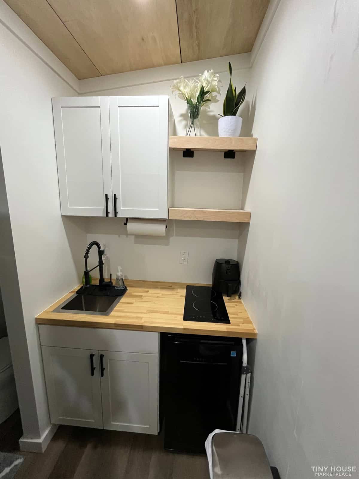 Additional detail view of the NOAH certified tiny house interior