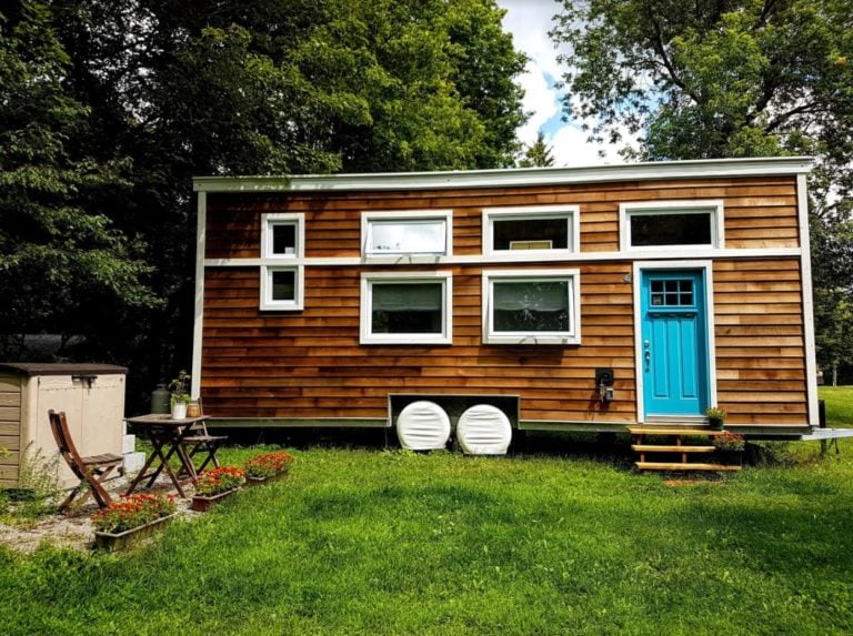 A tiny home by Lumbec