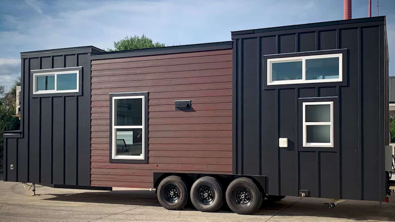 Tiny House on Wheels – Modern Small Space Living