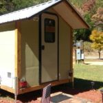 north-carolina-micro-house-on-wheels-001