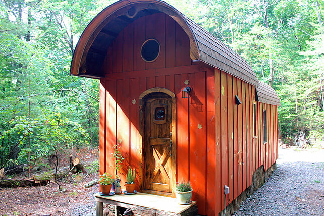 old-time-caravan-tiny-house-001