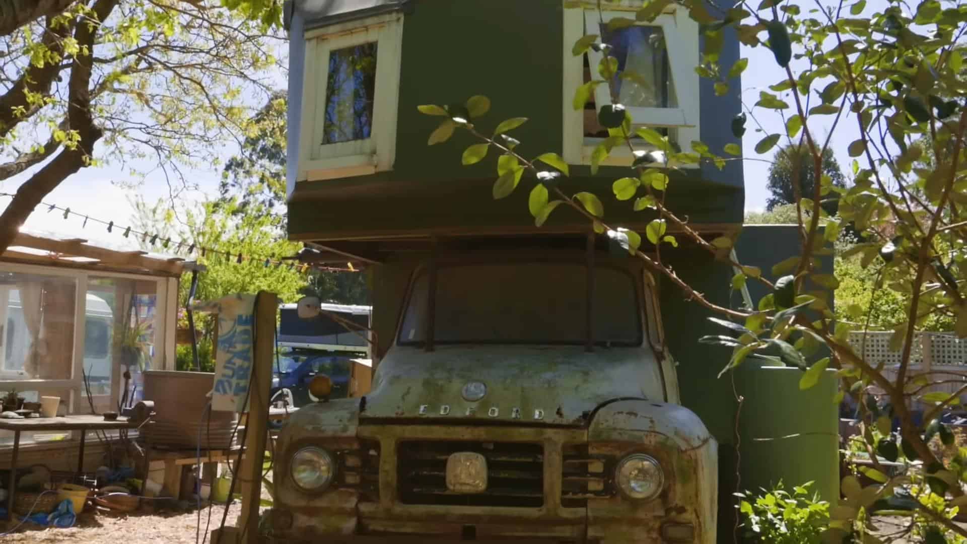1970s NZ Housetruck with Glass Bathhouse and Garden