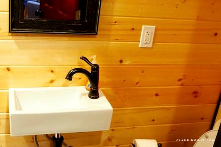 Pet-Friendly Tiny House Vacation With Dog-Park in Waldport 0014