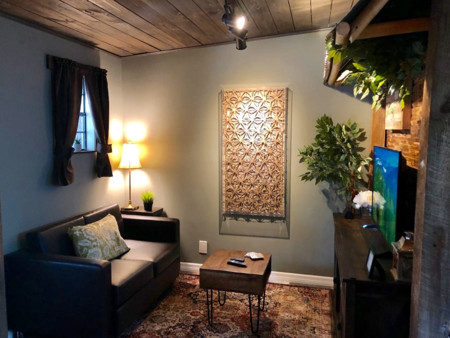 Renovated 1926 carriage house stay in orlando. 13