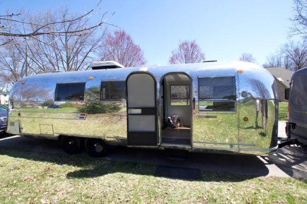 Renovated 1968 30ft Airstream Sovereign For Sale in San Francisco_001