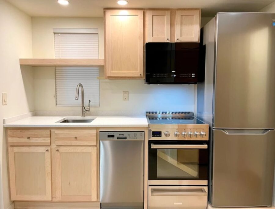 Rent a Tiny Home at ESCAPE Village in Tampa! 34